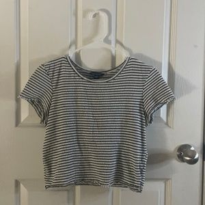 Cropped b&w striped American Eagle shirt